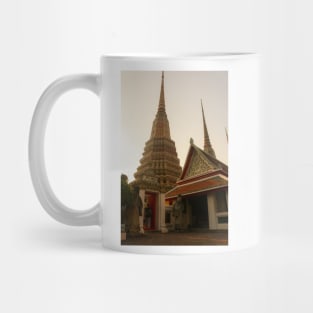 Fourth entrance view to Phra Chedi Rai at Wat Pho Mug